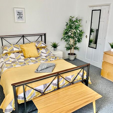 Contemporary 2 Bedroom Victorian Town House - Sleeps Up To 6 Kimberley  Extérieur photo