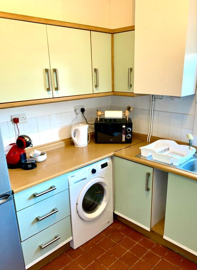 Contemporary 2 Bedroom Victorian Town House - Sleeps Up To 6 Kimberley  Extérieur photo