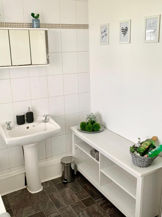Contemporary 2 Bedroom Victorian Town House - Sleeps Up To 6 Kimberley  Extérieur photo