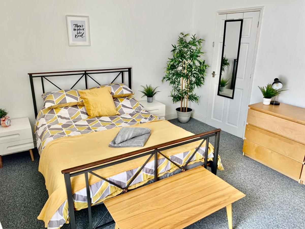 Contemporary 2 Bedroom Victorian Town House - Sleeps Up To 6 Kimberley  Extérieur photo
