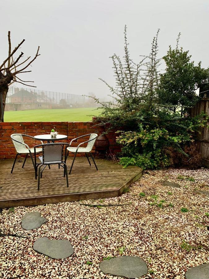 Contemporary 2 Bedroom Victorian Town House - Sleeps Up To 6 Kimberley  Extérieur photo