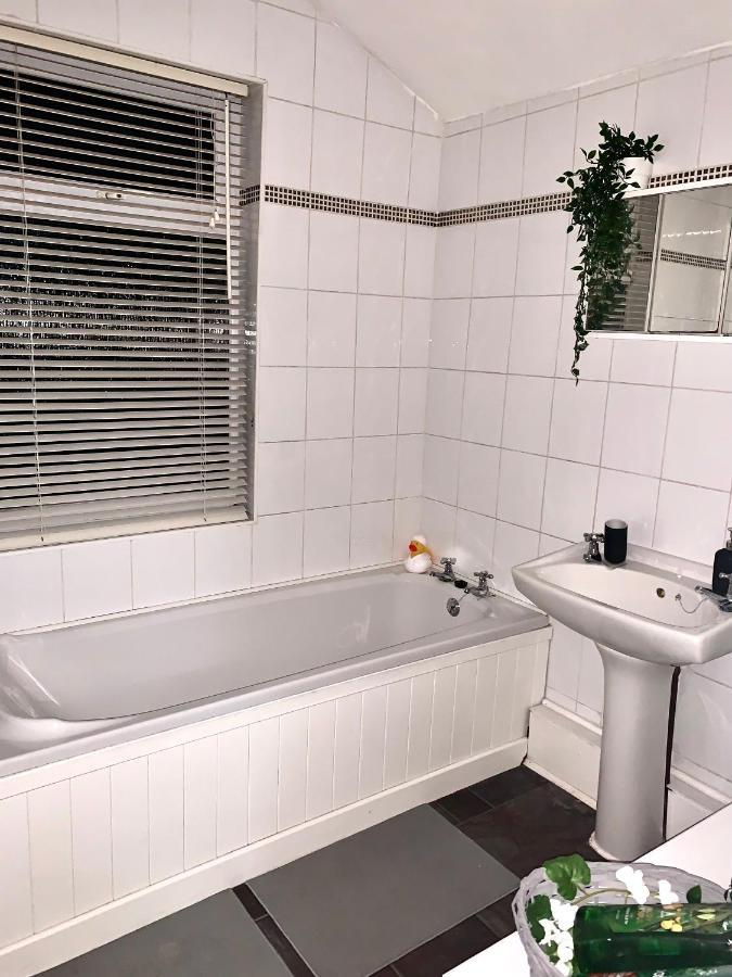 Contemporary 2 Bedroom Victorian Town House - Sleeps Up To 6 Kimberley  Extérieur photo