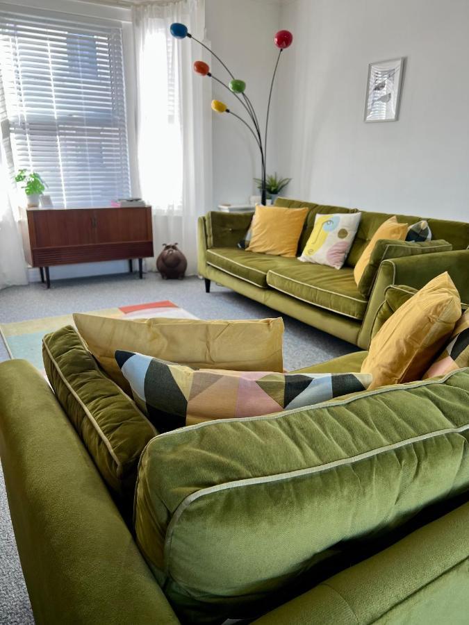 Contemporary 2 Bedroom Victorian Town House - Sleeps Up To 6 Kimberley  Extérieur photo