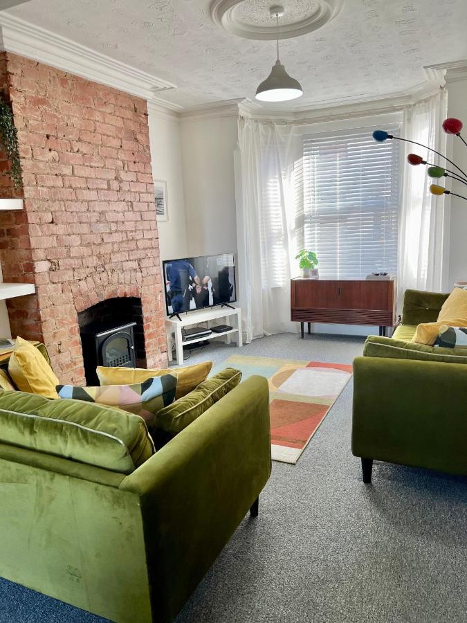 Contemporary 2 Bedroom Victorian Town House - Sleeps Up To 6 Kimberley  Extérieur photo